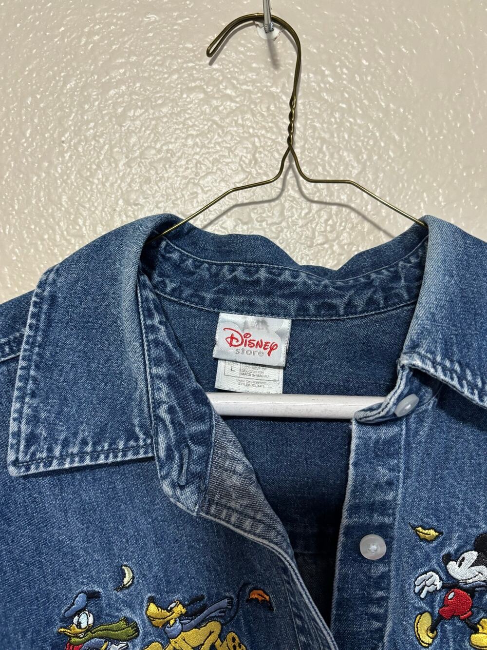 VINTAGE Women’s Disney Store Embroidered Denim Shirt Mickey Donald Pluto, Large